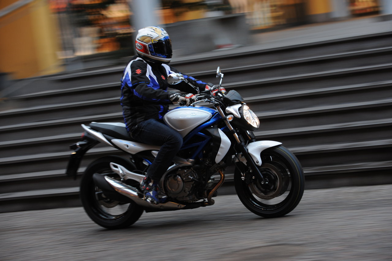 Listino Suzuki Gladius Sfv Abs Naked Media Moto Motori Net