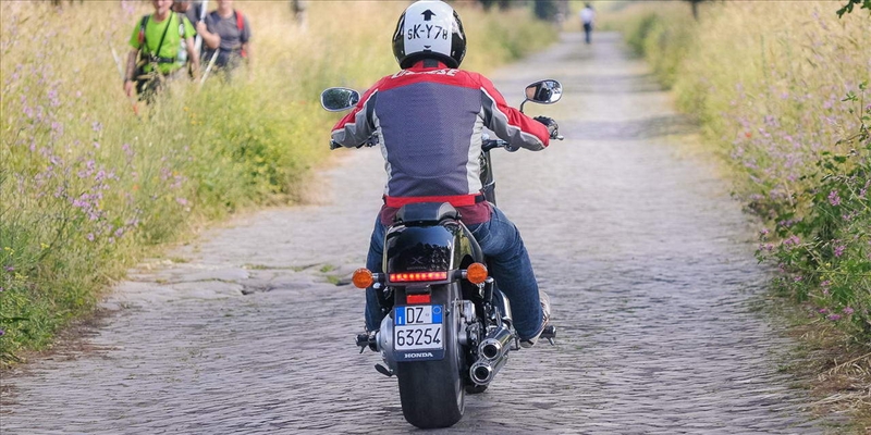Libretto d'Uso e Manutenzione Honda VT 1300 CX 2014 - image 7584_1_big on https://moto.motori.net